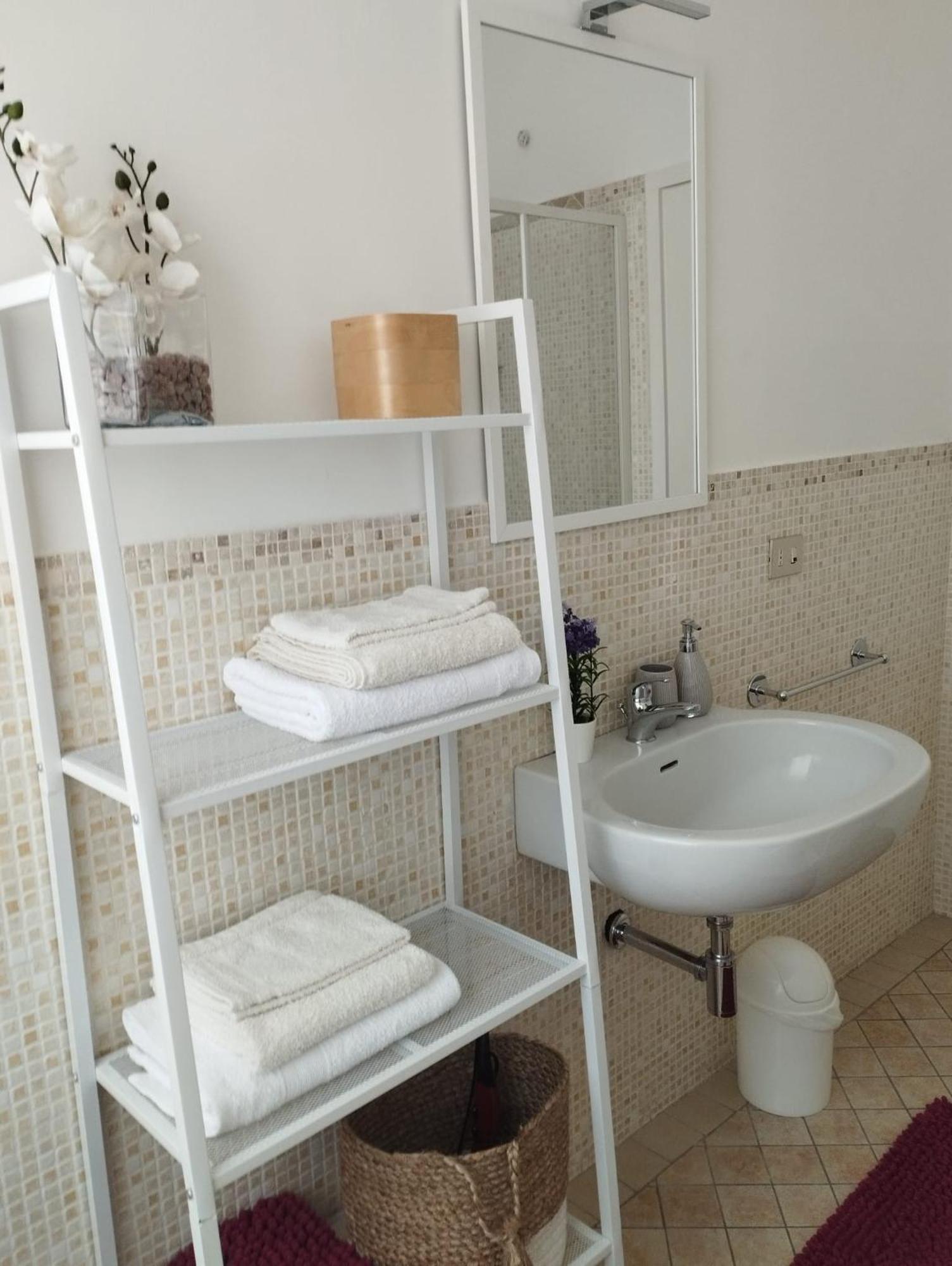 Casa Ida Apartment เปซาโร ภายนอก รูปภาพ